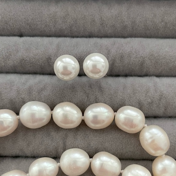 S925 silver ring with faux white pearls . Adjustable fashion cocktail ring - Picture 5 of 5